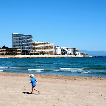 Front Mar 701 * L' Escala